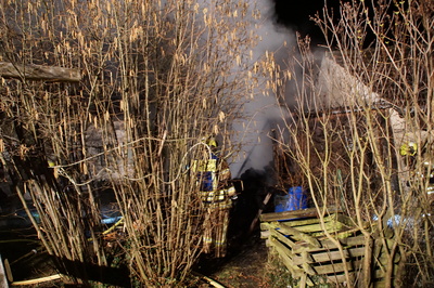 Rutesheim: Geraeteschuppen geht in Flammen auf!